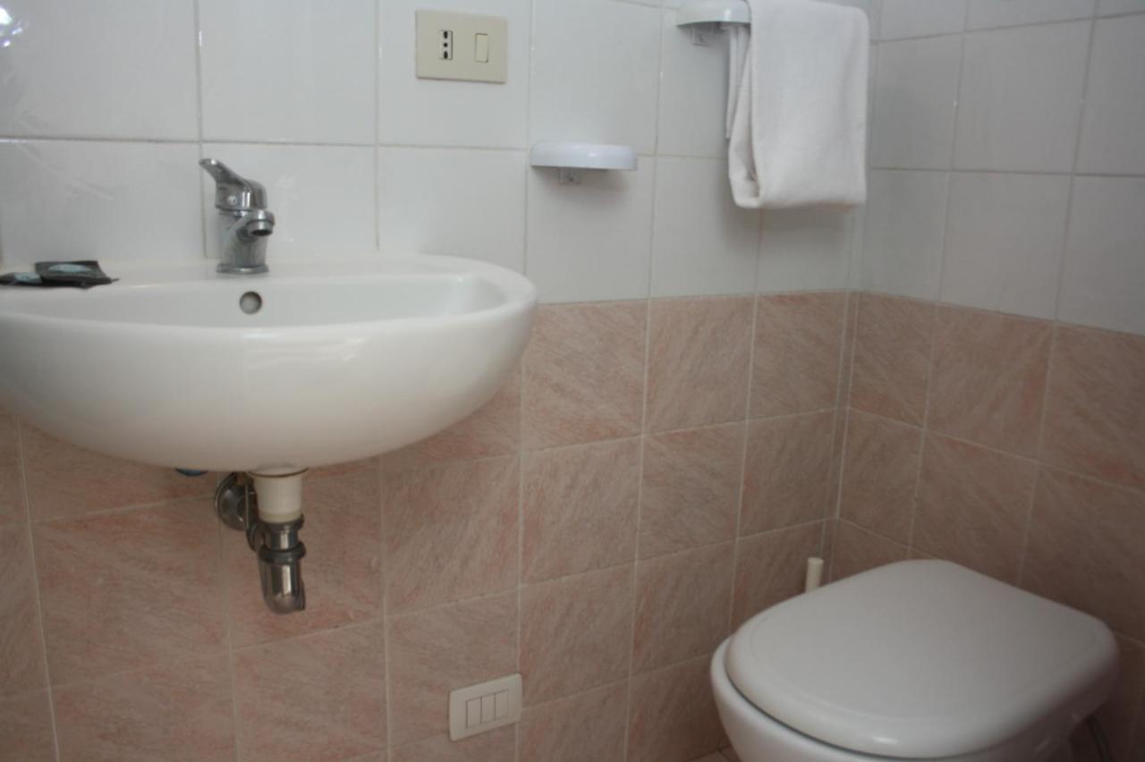 B&B Msg Roma Екстериор снимка